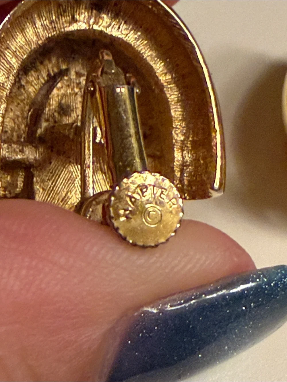 Vintage Napier Gold Tone Screw Back Clip On Statement Earrings